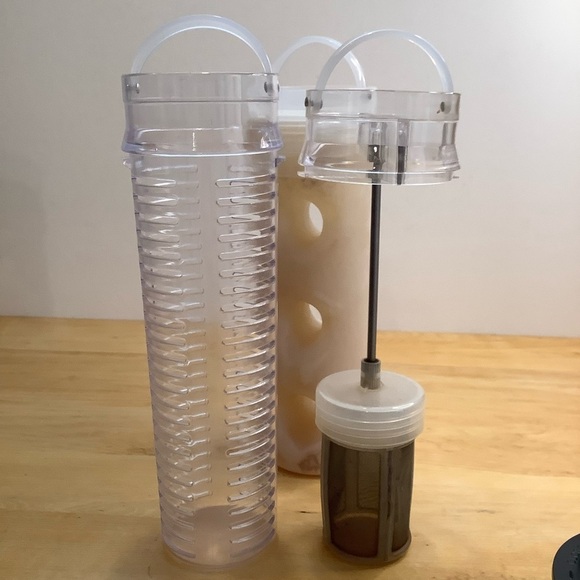 DAVIDsTEA 7-piece Iced Tea Pitcher with 3 Infusers - Picture 4 of 11